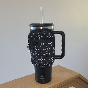 Manna Black Tumbler with Accesory Pouch